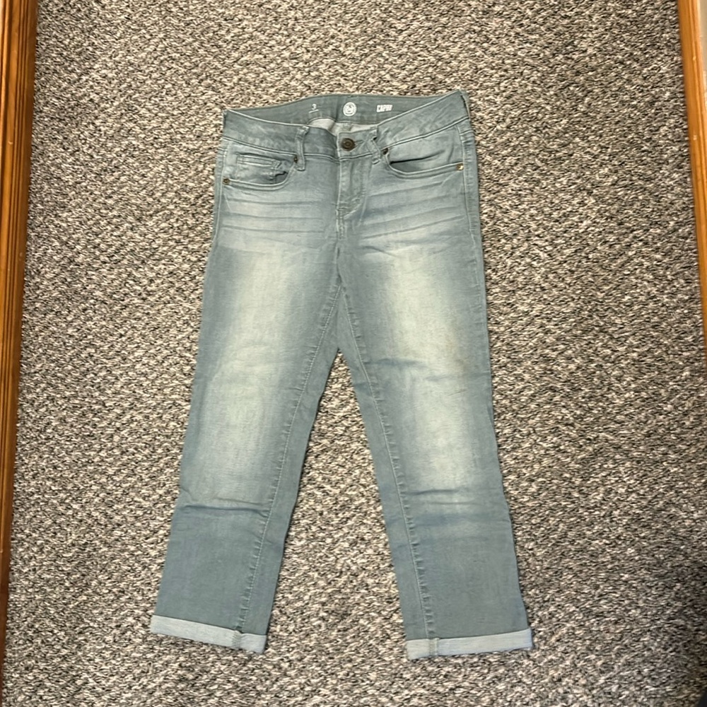 Pale green denim stretch capris